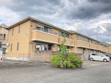 シャーメゾン東花園A棟外観写真
