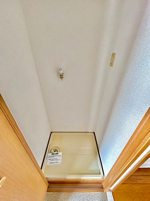 物件内観写真14　(洗濯機置場)