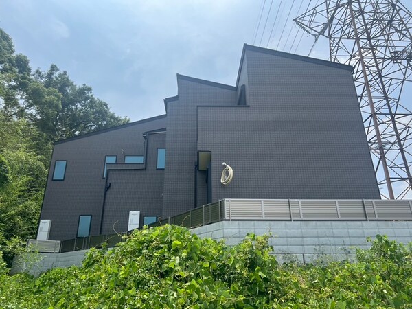 建築中