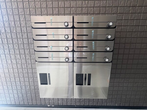 建築中