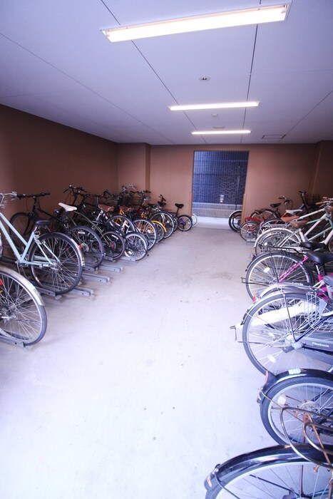 物件外観写真6　(駐輪場)