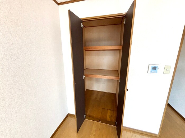 物件内観写真15　(収納)