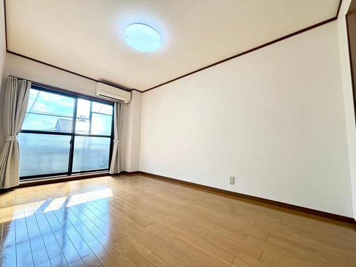 物件内観写真18　(居室)