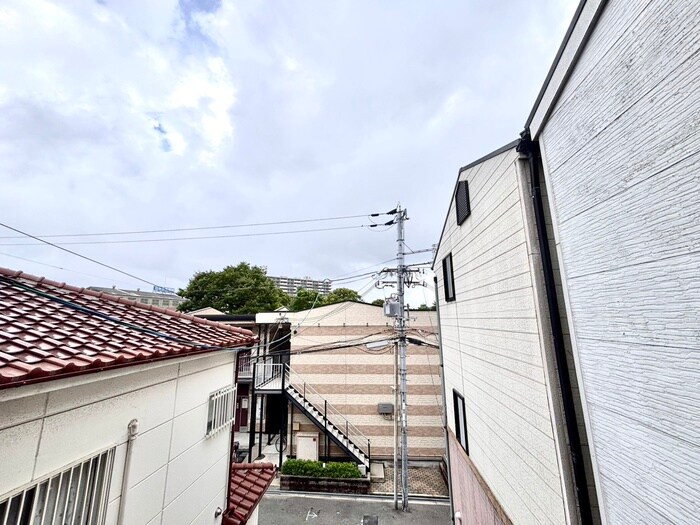 物件内観写真17　(室内からの展望)