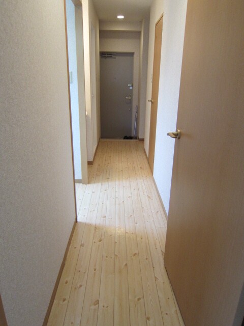 物件内観写真10　(廊下)