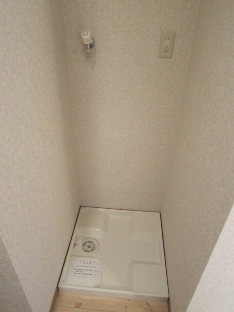 物件内観写真15　(洗濯機置場)