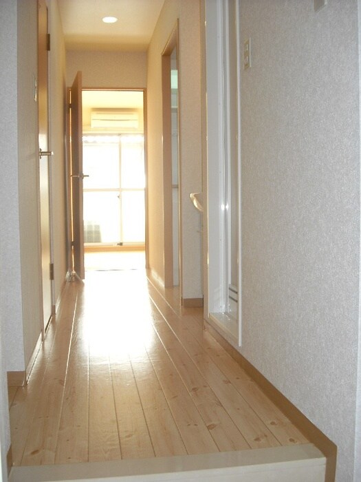 物件内観写真19　(廊下)
