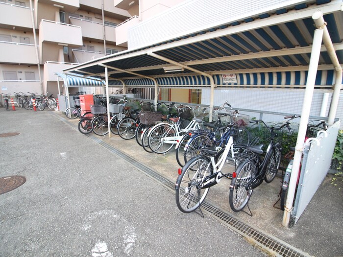 物件外観写真5　(駐輪場)