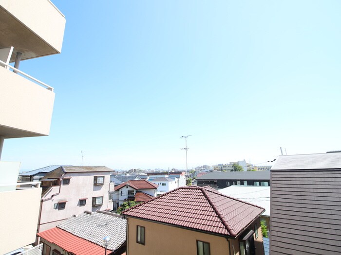 物件内観写真16　(室内からの展望)