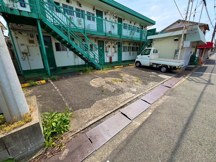 物件外観写真2　(駐車場)