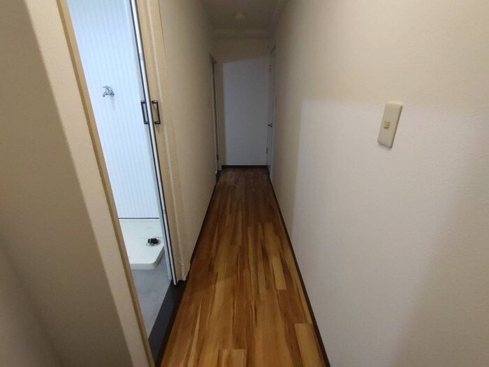 物件内観写真17　(廊下)
