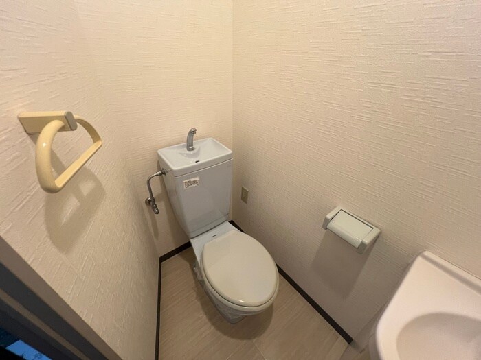 物件内観写真11　(トイレ)