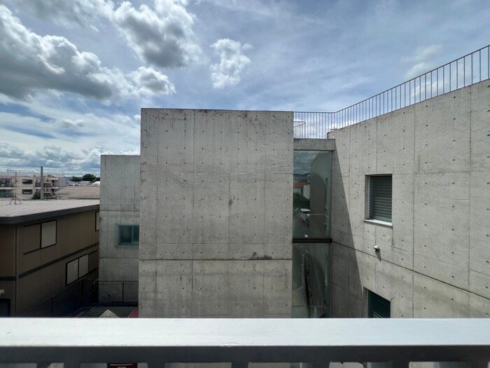 物件内観写真16　(室内からの展望)