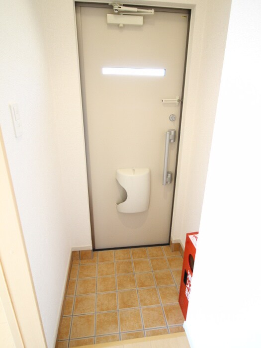 物件内観写真17　(玄関)