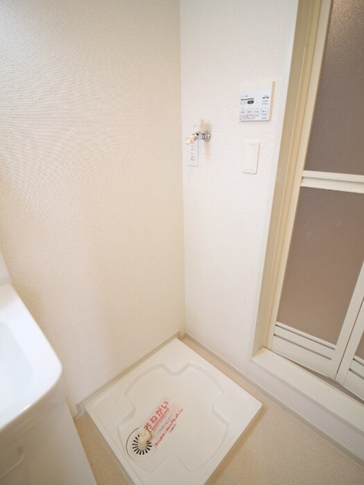 物件内観写真19　(洗濯機置場)