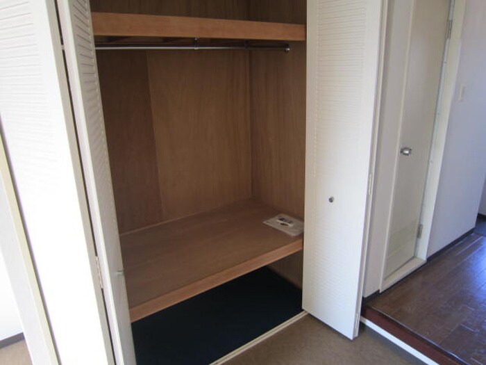 物件内観写真10　(収納)