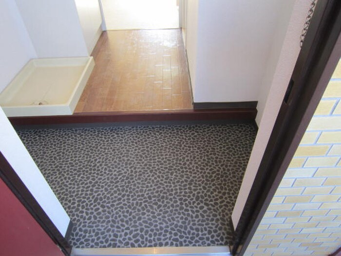 物件内観写真14　(玄関)