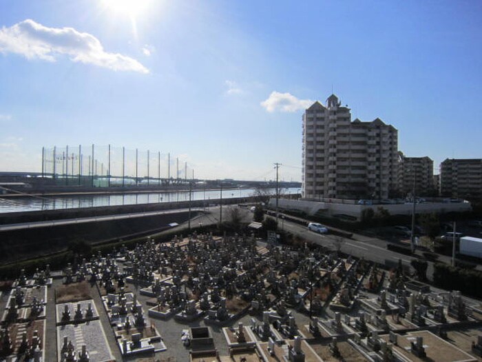 物件内観写真15　(室内からの展望)