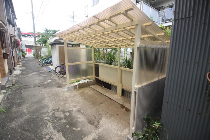 物件外観写真4　(駐輪場)