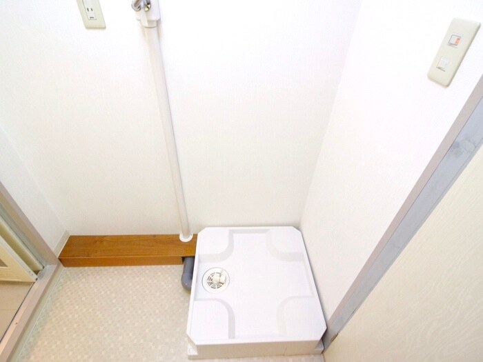 物件内観写真18　(洗濯機置場)