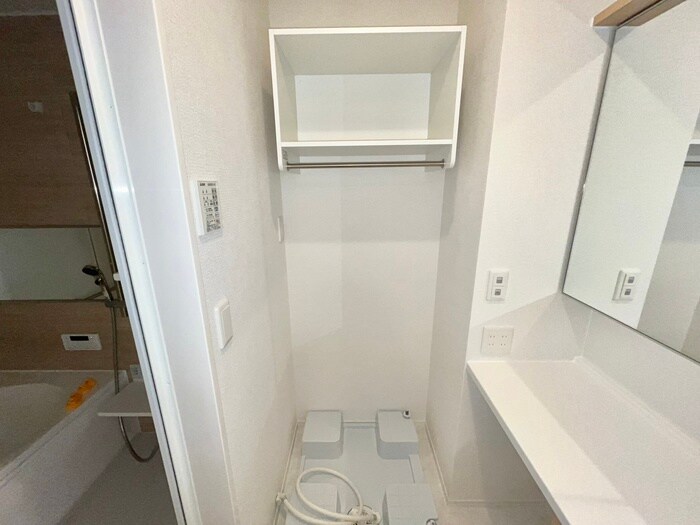 物件内観写真10　(洗濯機置場)