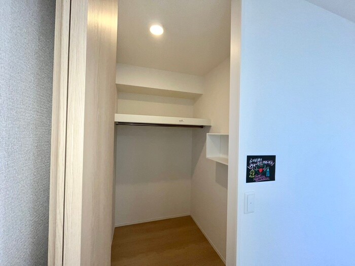 物件内観写真11　(収納)