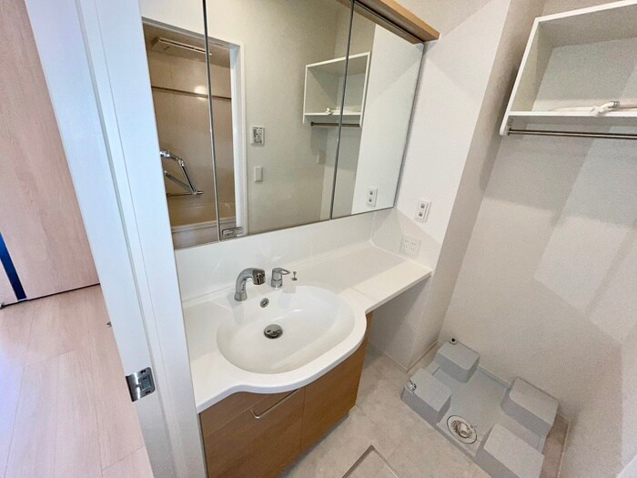 物件内観写真11　(洗面)