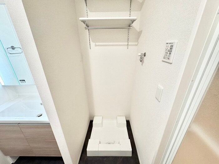 物件内観写真17　(洗濯機置場)