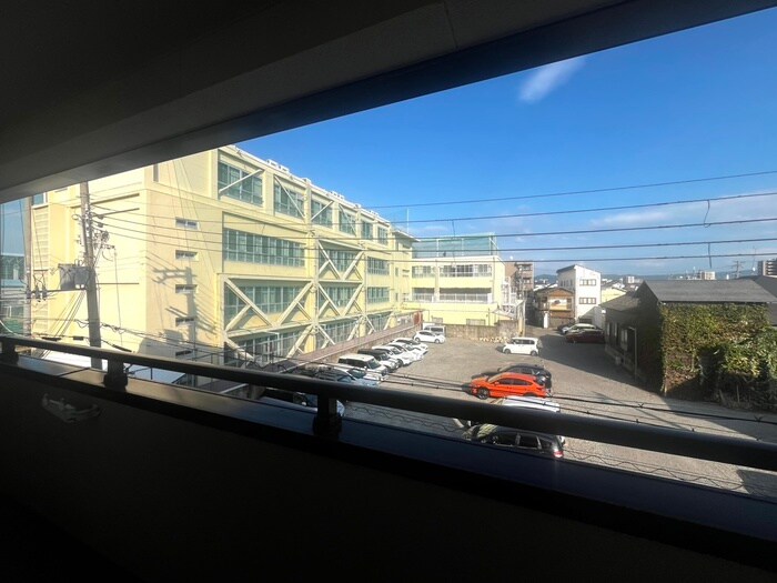 物件内観写真17　(室内からの展望)