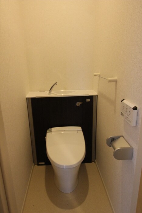 物件内観写真14　(トイレ)