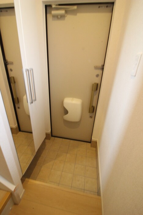 物件内観写真15　(玄関)