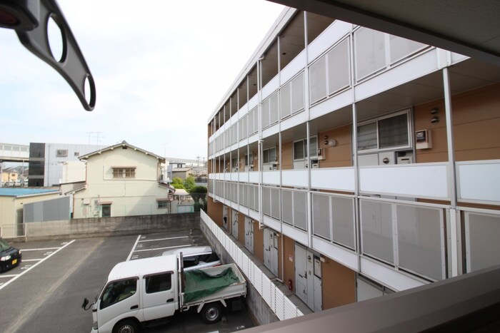 物件内観写真20　(室内からの展望)