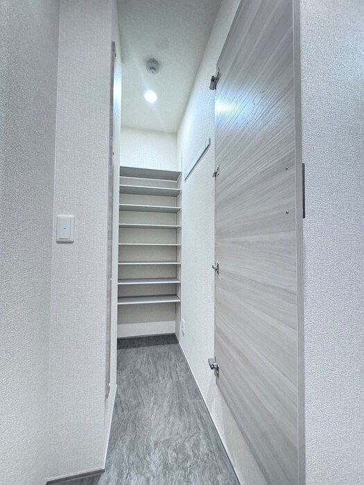 物件内観写真18　(収納)