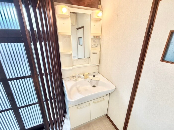 物件内観写真12　(洗面)