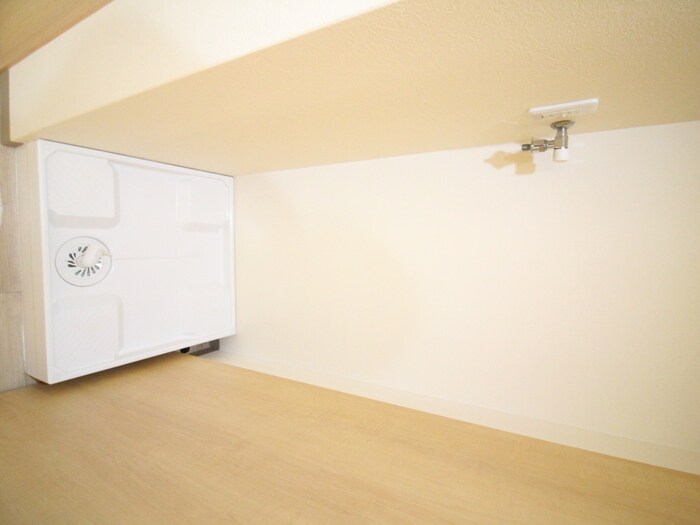 物件内観写真16　(洗濯機置場)