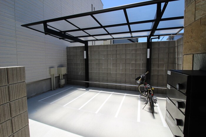 物件外観写真5　(駐輪場)