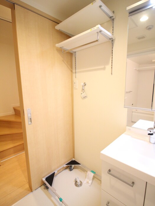 物件内観写真10　(洗濯機置場)