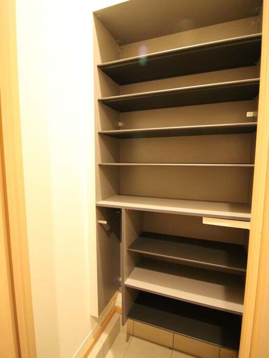 物件内観写真16　(靴箱)