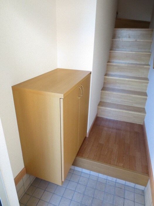 物件内観写真16　(玄関)