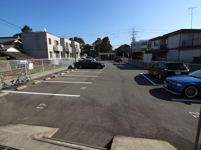 物件外観写真5　(駐車場)