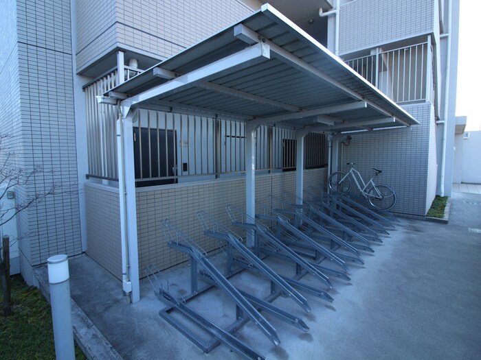 物件外観写真6　(駐輪場)