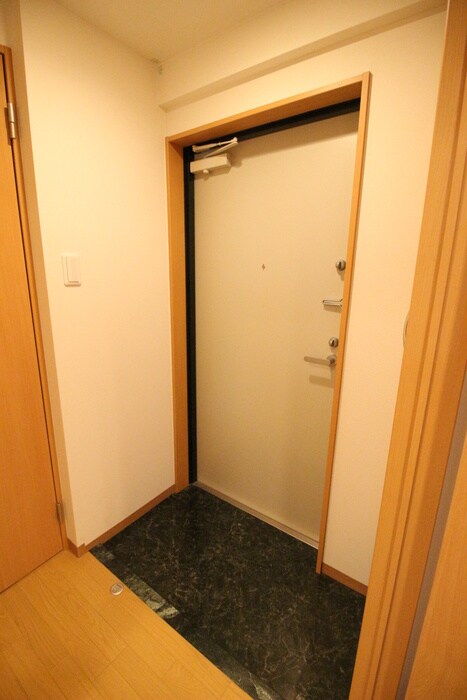 物件内観写真17　(玄関)
