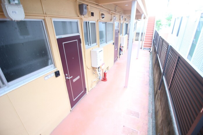 物件外観写真4　(エントランス部分)