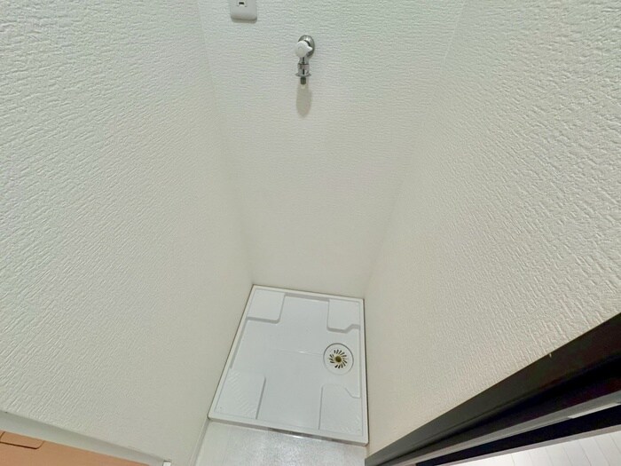 物件内観写真16　(洗濯機置場)
