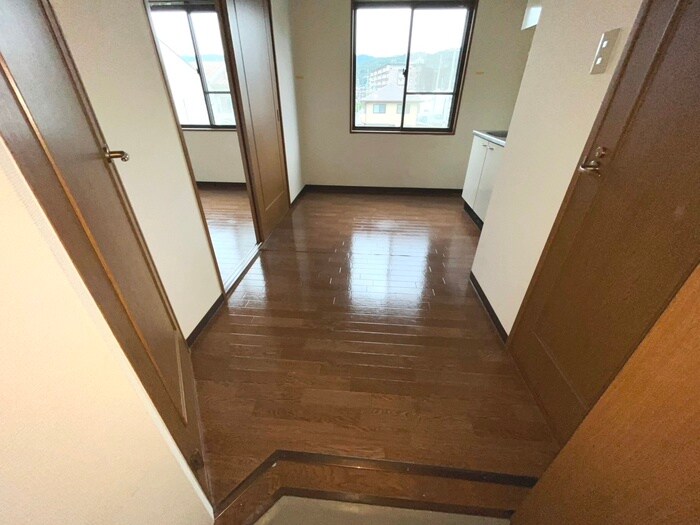物件内観写真20　(廊下)