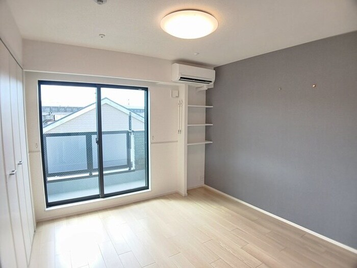 物件内観写真4　(居室)