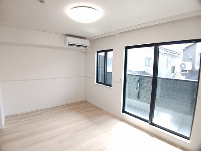 物件内観写真4　(居室)