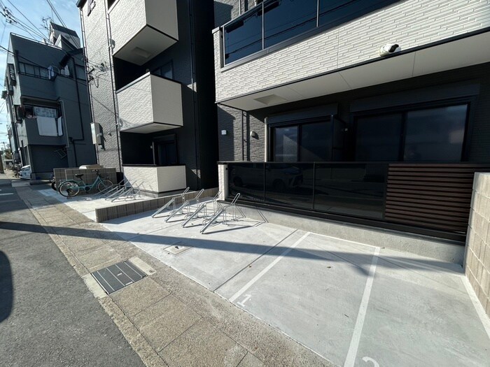 物件外観写真3　(駐輪場)