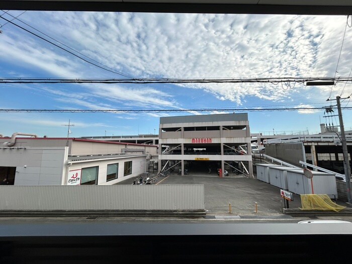 物件内観写真14　(室内からの展望)