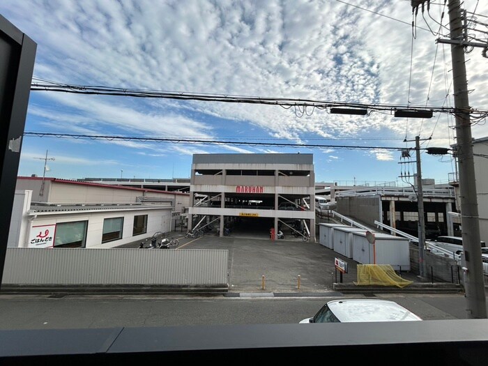 物件内観写真14　(室内からの展望)